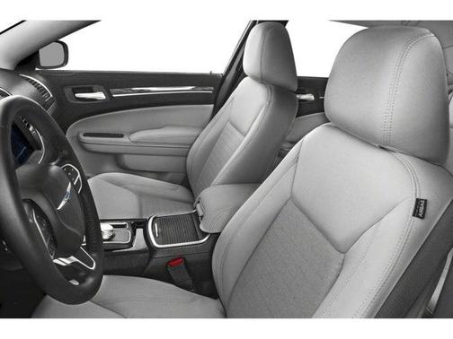 2022 Chrysler 300 Touring L