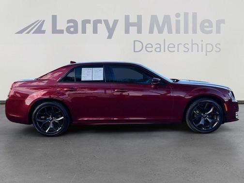 2022 Chrysler 300 Touring L