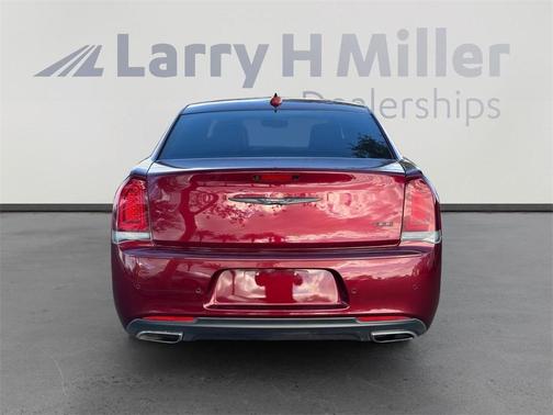 2022 Chrysler 300 Touring L