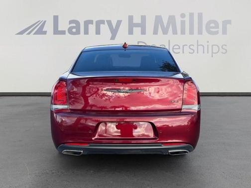 2022 Chrysler 300 Touring L