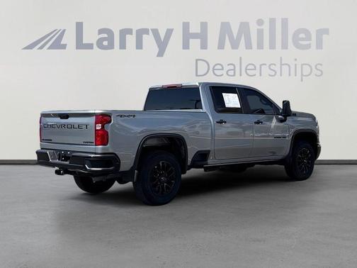 Sterling Gray Metallic 2026 Chevrolet Silverado 2500 Custom