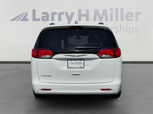 2021 Chrysler Voyager LXI