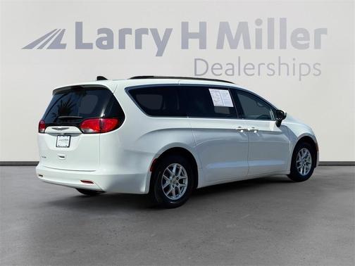 2021 Chrysler Voyager LXI