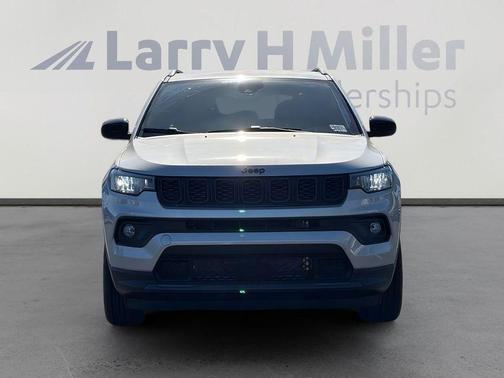 Silver Zynith 2026 Jeep Compass Latitude