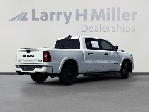 Bright White Clearcoat 2026 RAM 1500 Big Horn