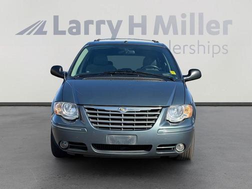 2006 Chrysler Town & Country Limited