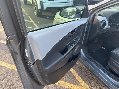 2020 Hyundai KONA SEL