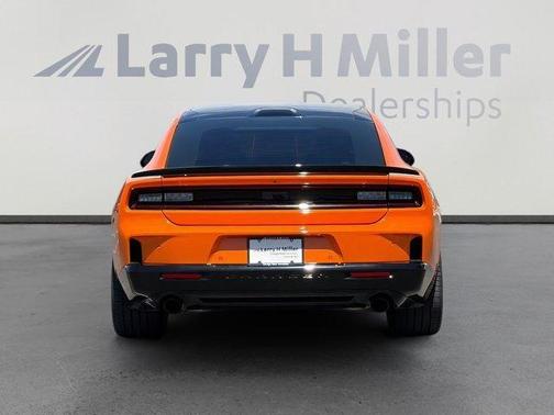 PEEL OUT 2026 Dodge Charger Scat Pack