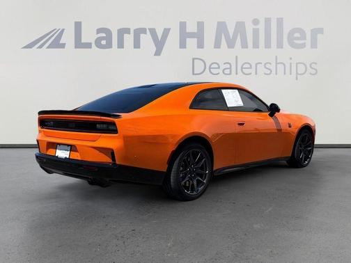 PEEL OUT 2026 Dodge Charger Scat Pack
