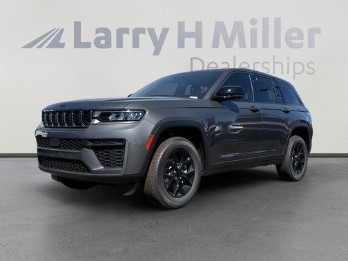 Metallic 2026 Jeep Grand Cherokee Laredo