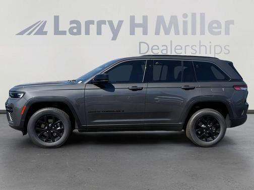 Metallic 2026 Jeep Grand Cherokee Laredo
