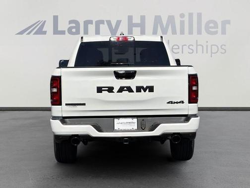 Bright White Clearcoat 2026 RAM 1500 Big Horn