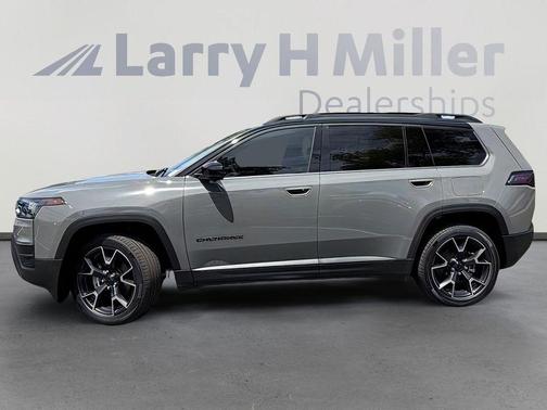 Sting Gray Clearcoat 2026 Jeep Cherokee Overland