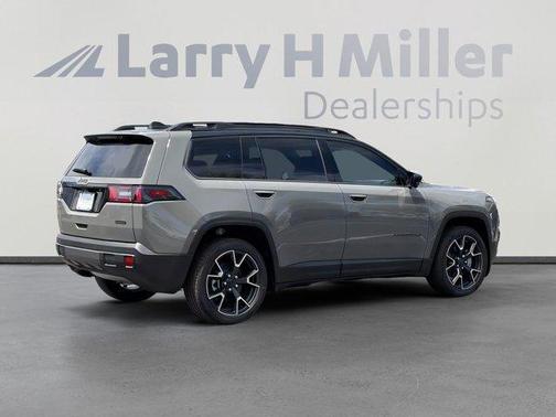 Sting Gray Clearcoat 2026 Jeep Cherokee Overland