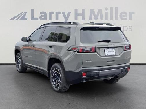Sting Gray Clearcoat 2026 Jeep Cherokee LAREDO/LIMITED