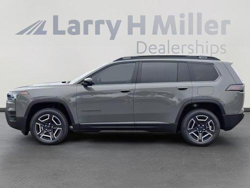 Sting Gray Clearcoat 2026 Jeep Cherokee LAREDO/LIMITED