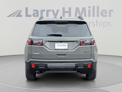Sting Gray Clearcoat 2026 Jeep Cherokee LAREDO/LIMITED