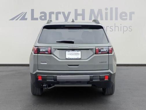 Sting Gray Clearcoat 2026 Jeep Cherokee LAREDO/LIMITED