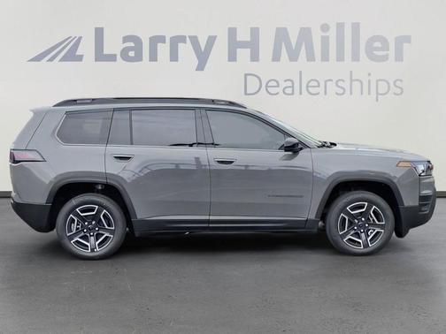Sting Gray Clearcoat 2026 Jeep Cherokee LAREDO/LIMITED