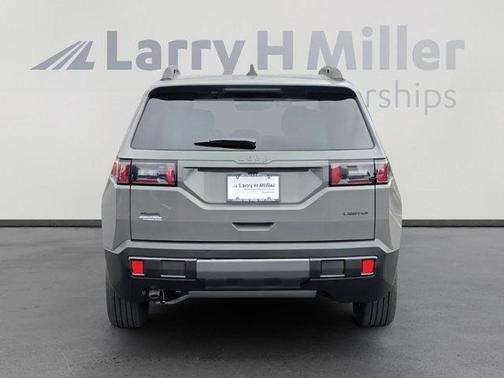 Sting Gray Clearcoat 2026 Jeep Cherokee LAREDO/LIMITED