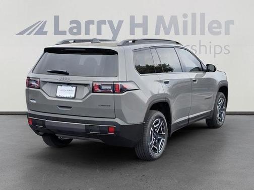 Sting Gray Clearcoat 2026 Jeep Cherokee LAREDO/LIMITED