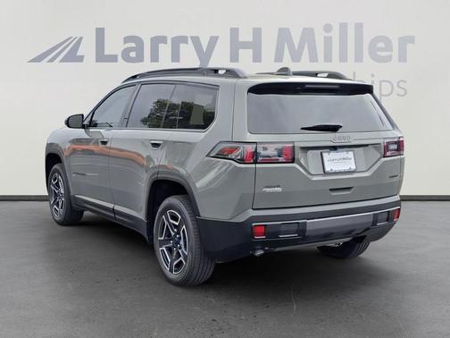 Sting Gray Clearcoat 2026 Jeep Cherokee LAREDO/LIMITED