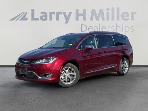 Velvet Red Pearlcoat 2017 Chrysler Pacifica Limited