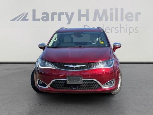 Velvet Red Pearlcoat 2017 Chrysler Pacifica Limited