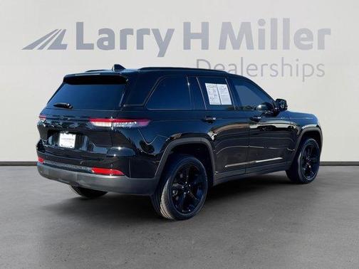 2022 Jeep Grand Cherokee Altitude