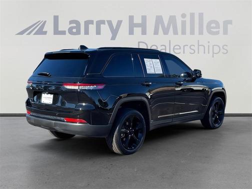 2022 Jeep Grand Cherokee Altitude