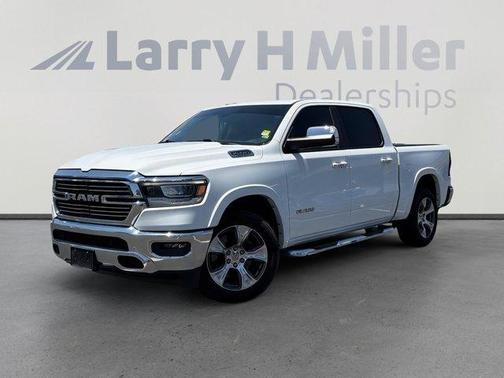Bright White Clearcoat 2020 RAM 1500 Laramie