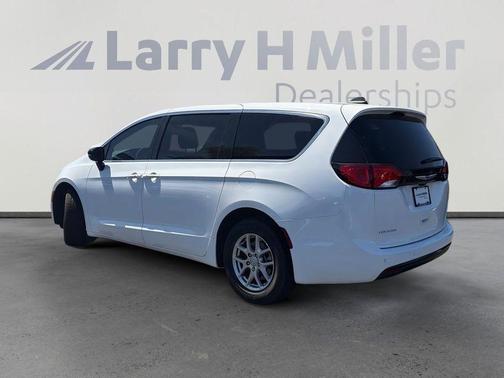 Bright White Clearcoat 2026 Chrysler Voyager LX