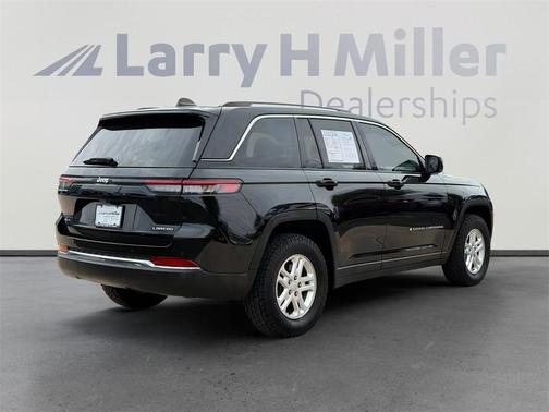 2022 Jeep Grand Cherokee Laredo