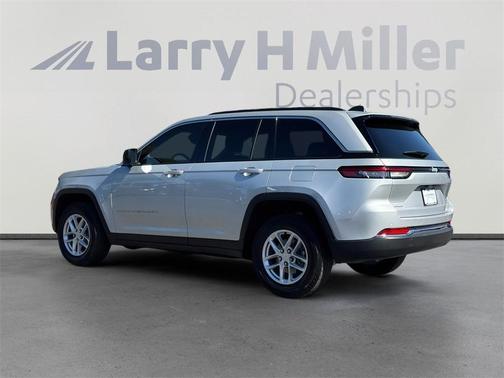 2024 Jeep Grand Cherokee Laredo X