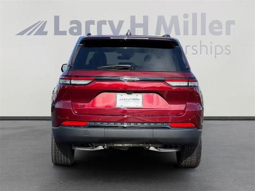 2025 Jeep Grand Cherokee Laredo