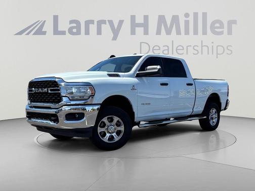 Bright White Clearcoat 2022 RAM 2500 Big Horn