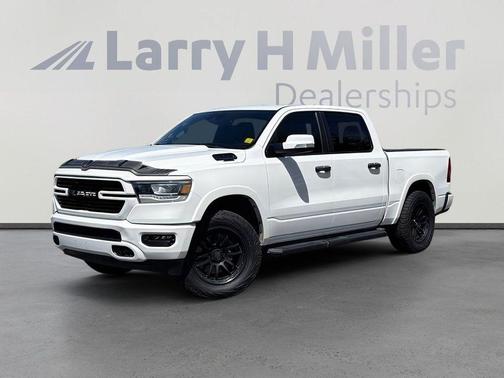 Bright White Clearcoat 2022 RAM 1500 Laramie