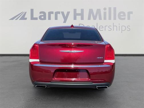 2018 Chrysler 300 Touring