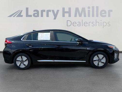 2020 Hyundai IONIQ Hybrid SE