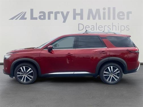 2023 Nissan Pathfinder Platinum