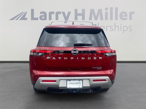 2023 Nissan Pathfinder Platinum