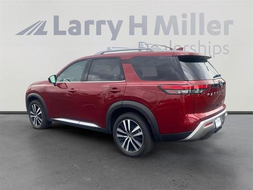 2023 Nissan Pathfinder Platinum