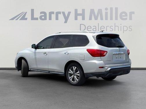 Brilliant Silver 2018 Nissan Pathfinder SL