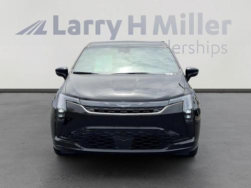 Diamond Black 2027 Chrysler Pacifica SELECT