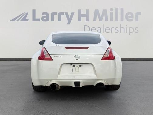 2009 Nissan 370Z Base (M6)