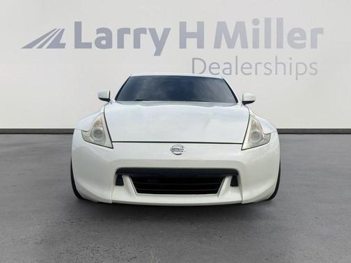 2009 Nissan 370Z Base (M6)