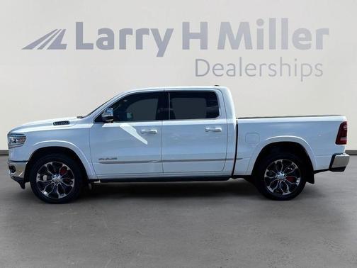Bright White Clearcoat 2022 RAM 1500 Limited