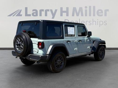 Earl Clearcoat 2024 Jeep Wrangler Sport