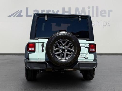 Earl Clearcoat 2024 Jeep Wrangler Sport