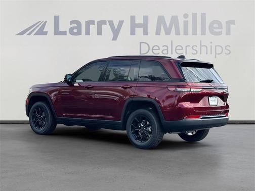 2025 Jeep Grand Cherokee Laredo